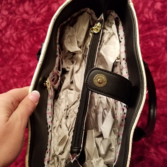 (SOLD) LUV BETSEY JOHNSON IVORY SATCHEL! - Picture 4 of 8